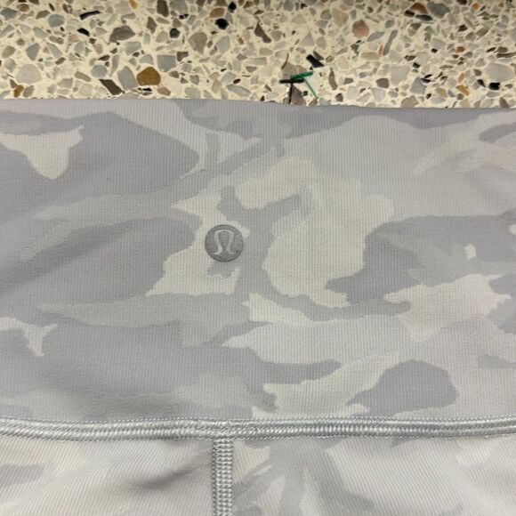 Lululemon Wunder under short 10” white camo ribbed high rise 12 - Picture 7 of 8